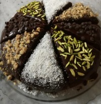 کیک بی بی شکلاتی