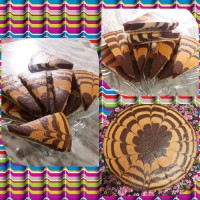 کیک دورنگ (زبراکیک) خودم پزبادستور پاپیون عزیز.خیلی خوشمزه ست