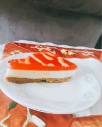 چیز کیک یخچالی با سس کاراملی طعمش عالیه حتما امتحان کنید.?