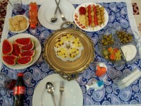 پلو قالبی با جوجه کباب چوبی