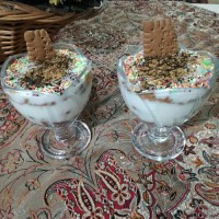 دسرلیوانی با پودینگ وانیلی و بیسکویت