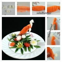 طوطی با هویج