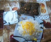 قرمه سبزی وماست خونگی جای همه خالی خیلی خوشمزه شده.بود.