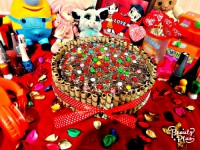 کیک وانیلی با فیلینگ موز و گردو