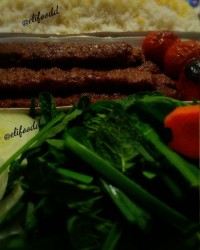 اینم ناهار امروز من کوبیده که کار خودمه جای همه دوستان خالی