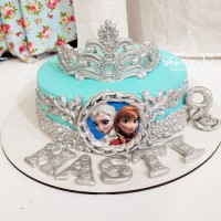 کیک خامه و دکور فوندانت