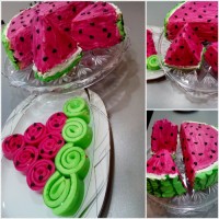 کیک اسفنجی و ژله رولی