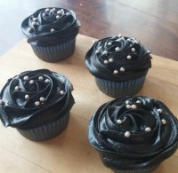 black cupcakes!!!!!