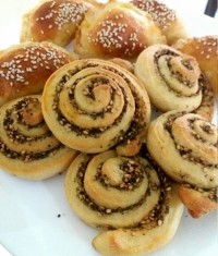 نان زعتر و پیراشکی