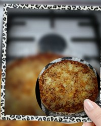 پیتزا مخصوص.با سوسیس و خمیر خودم پز.عالی بود