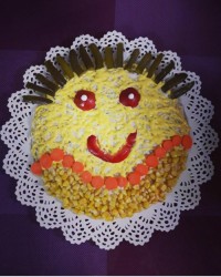 سالاد الویه البته تزیینش به دستور پسرجان