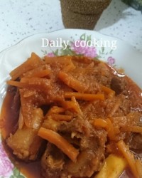 خورش هویج و پسته با گوشت شتر مرغ