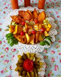 ناهار ظهر جمعه شنیتسل مرغ وسیب زمینی سوخاری ورانی شلیل که تابستون درست کردم