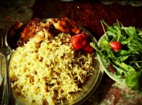 عـــدس پلوباڪباب مرغ وگوجه ڪباب وسبزی