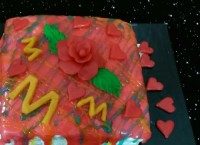 کیک خامه ای باروکش سس براق