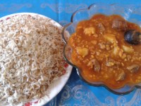 رشته پلو با خورش قیمه آلو