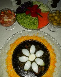 پلووخورشت قرمه سبزی وسالاد