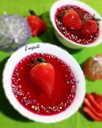 ژله توت فرنگی ژاپنی