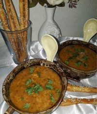 سوپ گوجه فرنگی همراه بانون های برشته