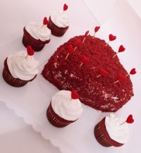 کیک و کاپ کیک ردولوت ۴مین سالگرد عقدمون