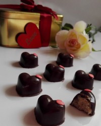 شکلات مغزدار تخم مرغی