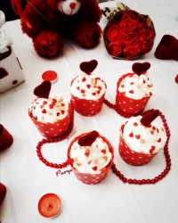 مافین مخملی با خامه