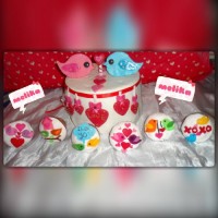 کیک با دیزاینی متفاوت (لطفا کم لطفی نکنید کار متفاوت چندتا لایک داره ؟)