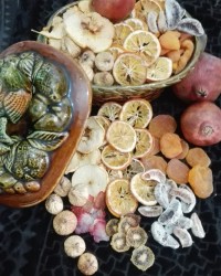 میوه های خشک خوشکل،خوشکل...من....