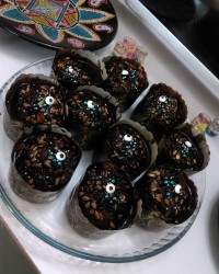 کیک خیس. واسه بازارچه خیریه برای مدرسه پسرم