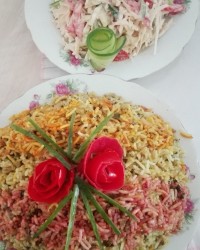 ته چین مرغ و اسفناج و رب انار...