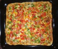 بفرمایید.... پیتزای خوشمزه من.......