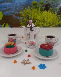 کیک مینیاتوری با روکش فوندانت