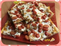 پیتزا گوجه فرنگی با خمیر نان سیر