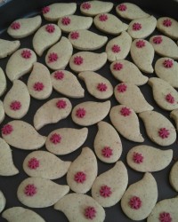 اینم شیرینی سابله کنجدمن وابجی کوچیکه ام