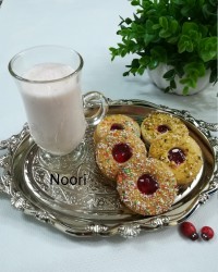 شیک توت فرنگی چند لایه