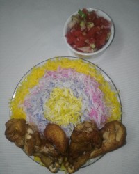 برنج رنگی با مرغ سرخ شده