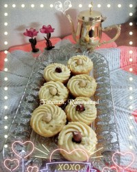 شیرینی فندقی شکلاتی