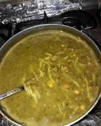 آش رشته تو هوای سرد میچسبه