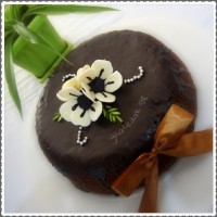 کیک شکلاتی کره ای با پف ده سانتی