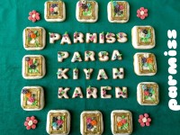 بیسکویت با تزئین ایسینگ و گلهای شکری