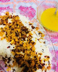 زرشک پلو با مرغ ریش ریش