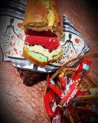 کیک موجدار رنگارنگ