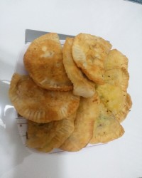 کالزونه کالباس و ذرت (ایتالیا)