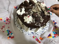 کیک خامه ای خواهری فلینگ موزوشکلات گاناش