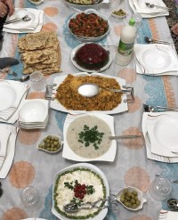 تینم ازسفره مهمونی امروز من