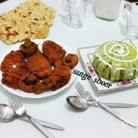 شینسل مرغ و قارچ سوخاری با سالاد قالبی