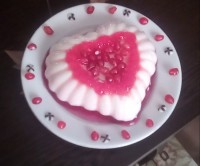 پاناکوتا با ژله توت فرنگی