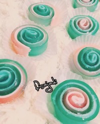 ژله رولی رنگین کمانی