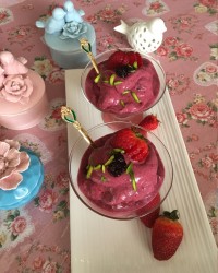 بستنی شاه توت