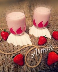 اسموتی توت فرنگی و موز